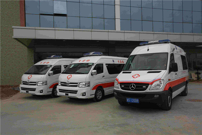 救護(hù)車進(jìn)小區(qū)受阻是怎么回事？救護(hù)車廠家?guī)懔私馐虑槭寄?2